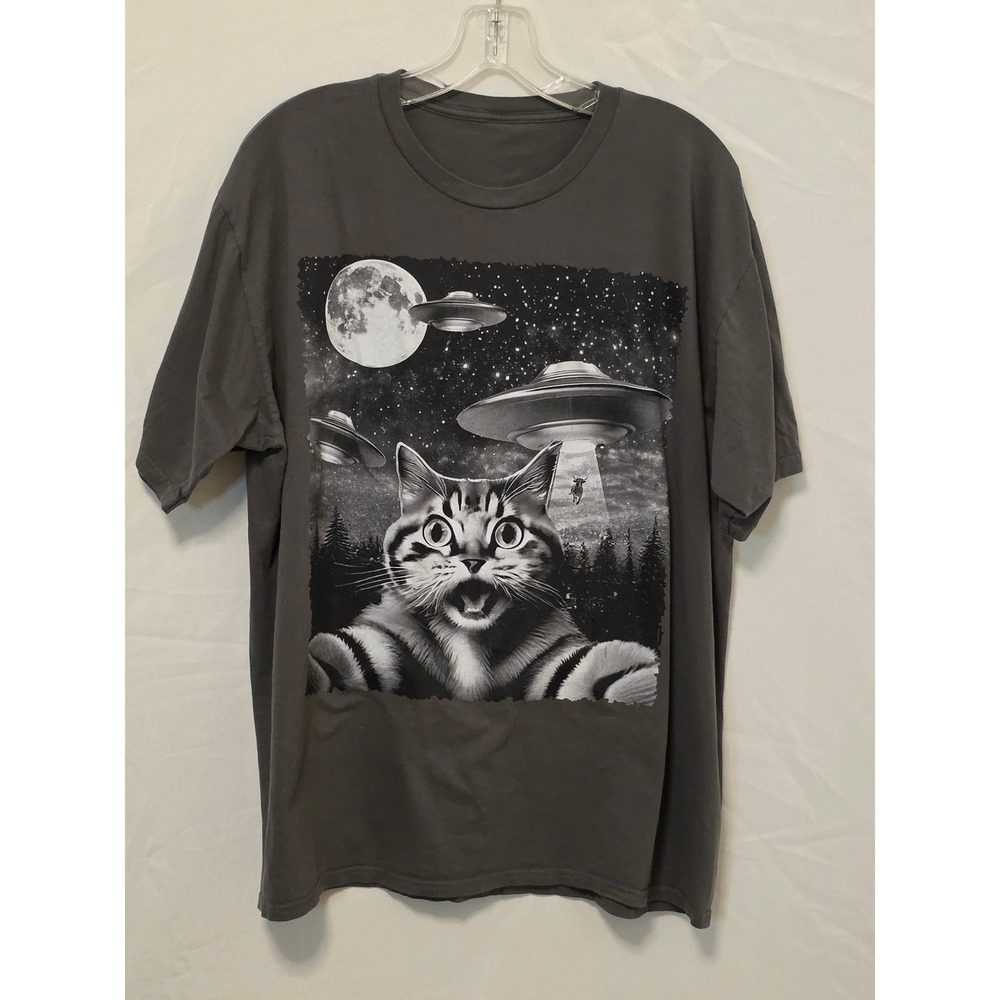 Cat UFO Abduction Graphic T-Shirt XL Charcoal Gray Sci-Fi Space Cow Tee